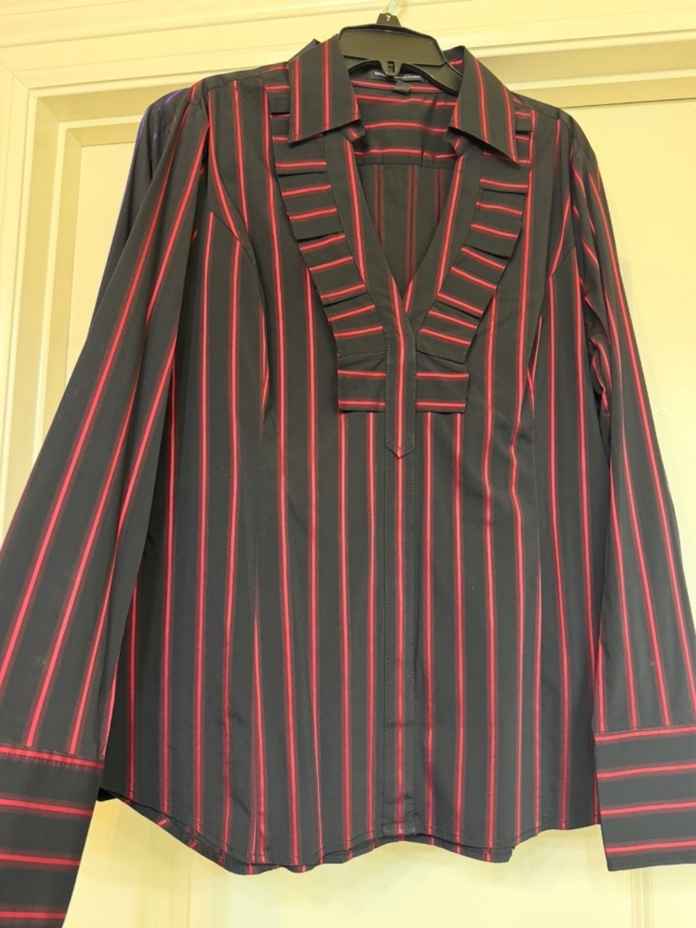 Long sleeve dress shirt with collar